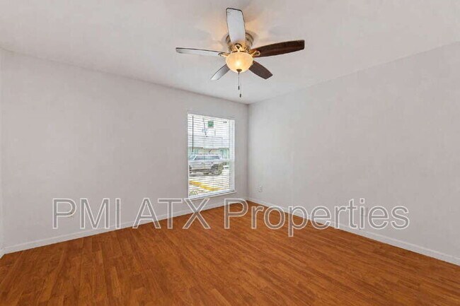 Building Photo - 2124 Burton Dr