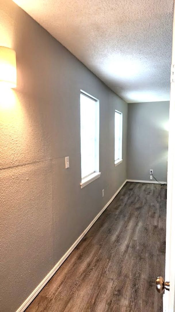 Building Photo - 6704 N Meridian Ave