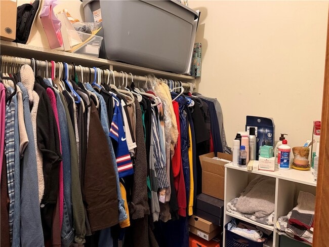 Building Photo - 287 Gregory St