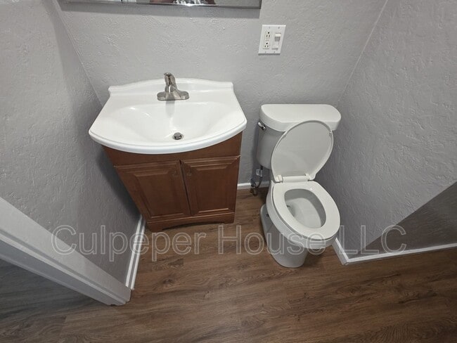 Building Photo - 3238 Van Fleet Pkwy