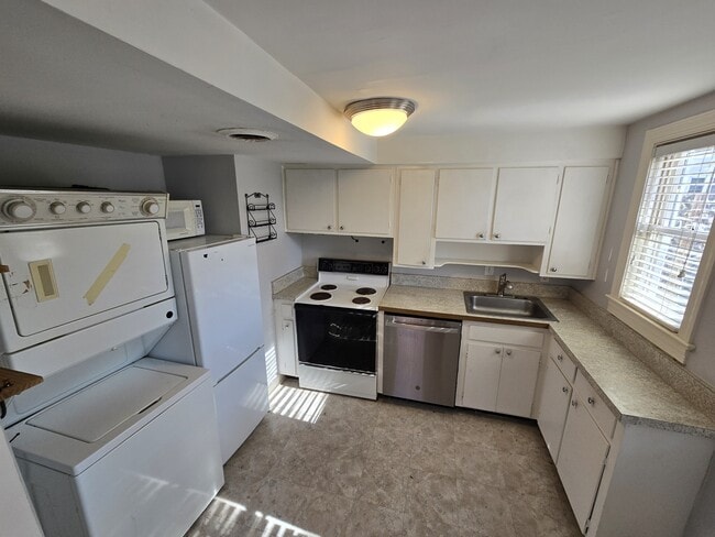 Building Photo - 1000 Nichols Dr