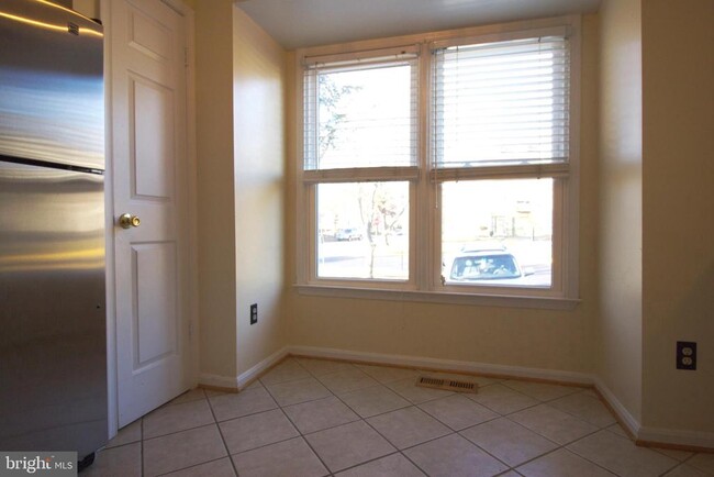 Building Photo - 5339 Buxton Ct