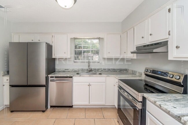 Building Photo - Newly Renovated 3 Bed 2 Bath Home in Theodore!