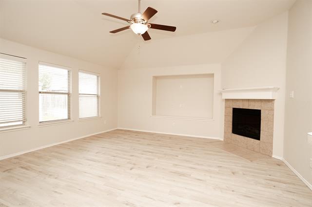Building Photo - 624 White Falcon Way