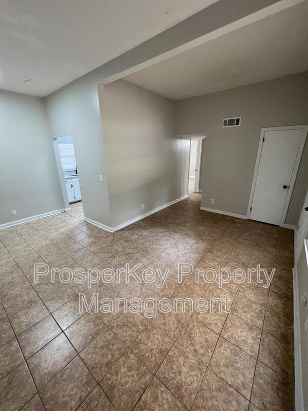Building Photo - 905 Wright Dr