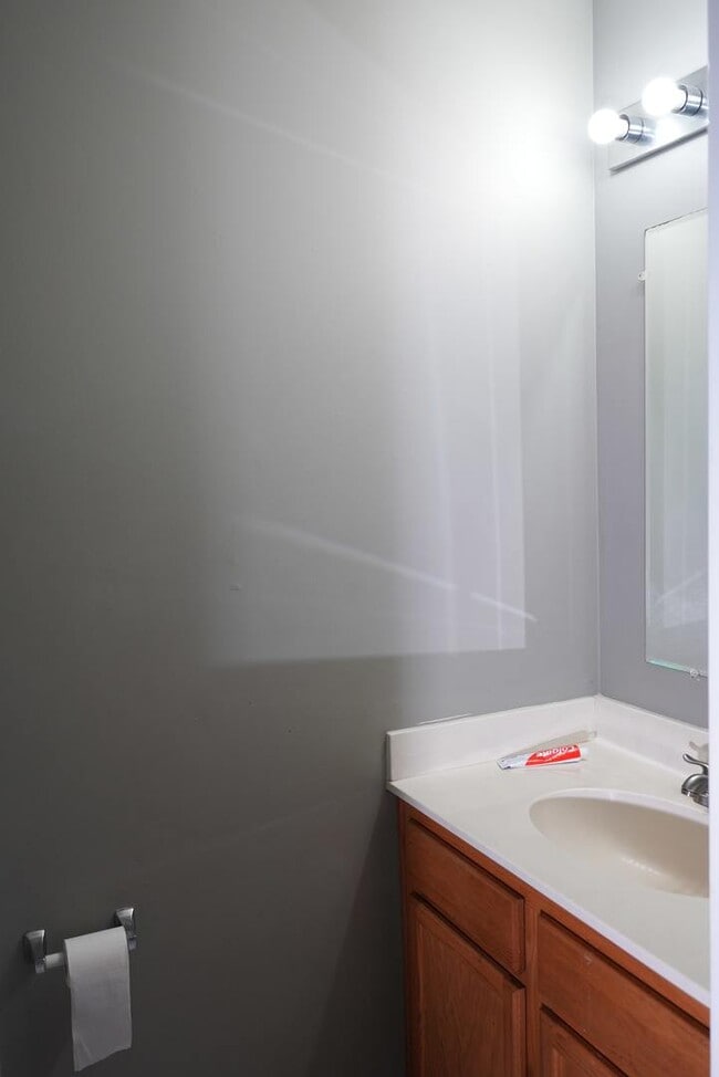 Building Photo - 1704 Windward Ave