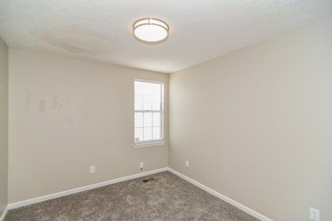 Building Photo - 104 River Bend Rd