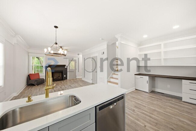 Building Photo - 413A Cecil St