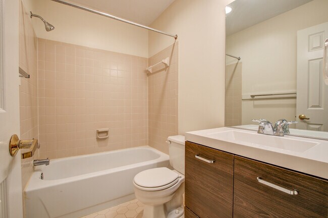 Building Photo - 7403 Crestberry Ln
