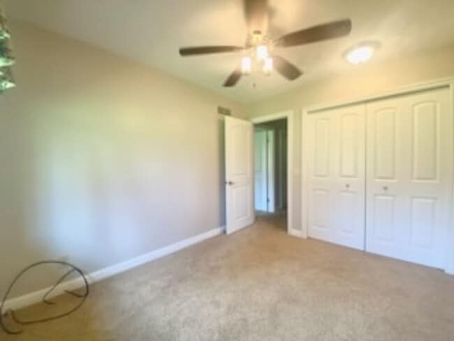 Building Photo - 5 bed / 3.5 bath Ranch House