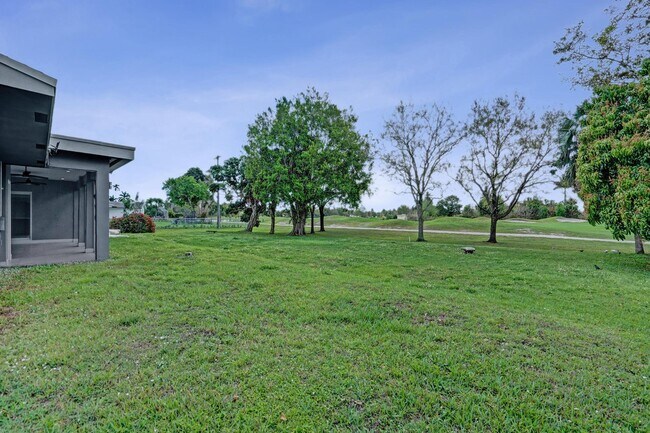 Building Photo - 6700 E Tropical Way