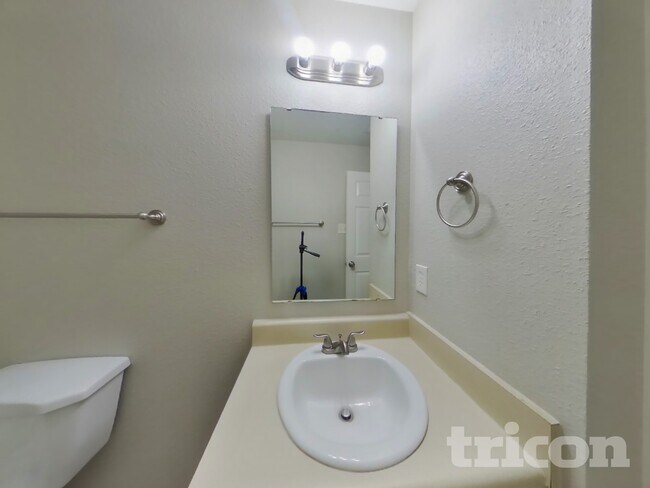 Building Photo - 3436 Pikes Peak Dr