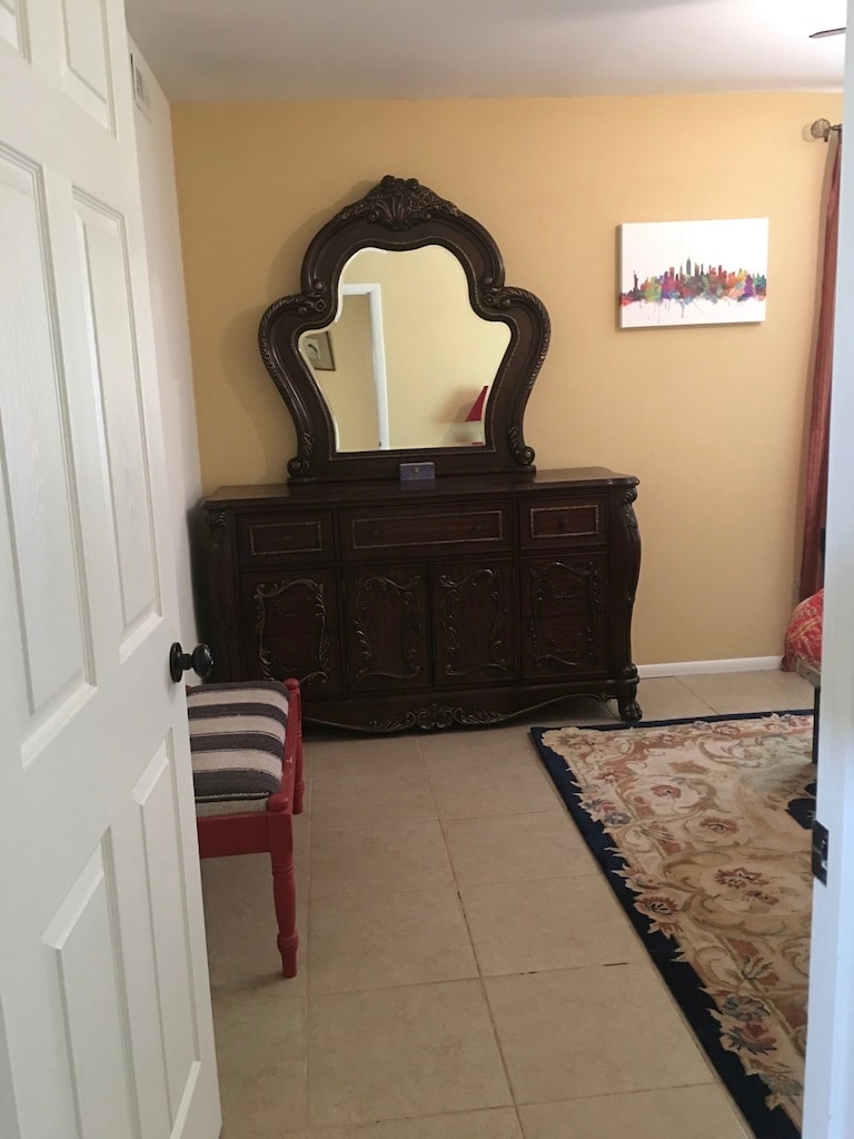 Bedroom Queen - 2308 Cedros Cir