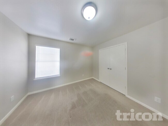 Building Photo - 29550 N Legends Bend Dr