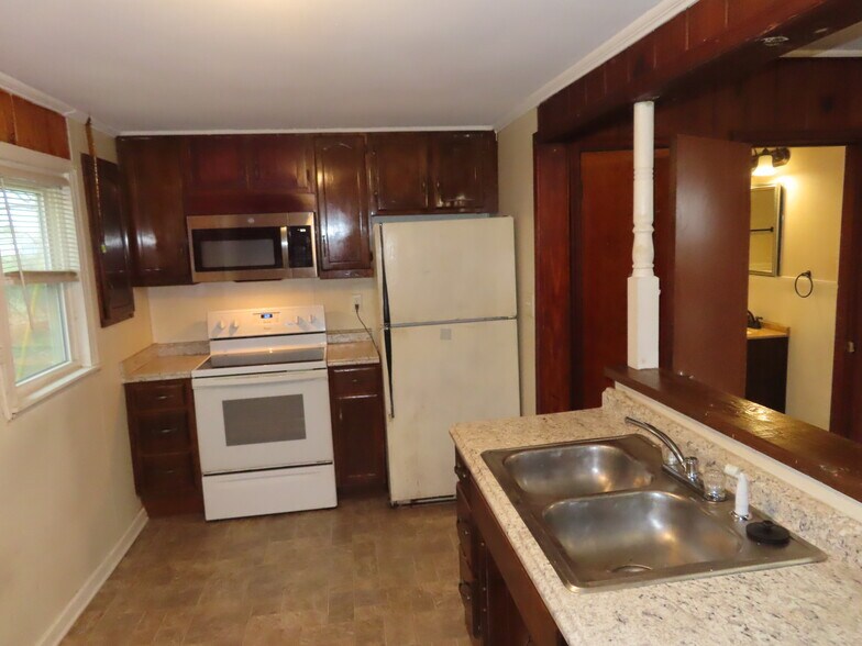 Building Photo - 15091 Fort Campbell Blvd