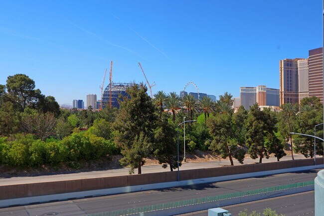 Building Photo - 360 E Desert Inn Rd