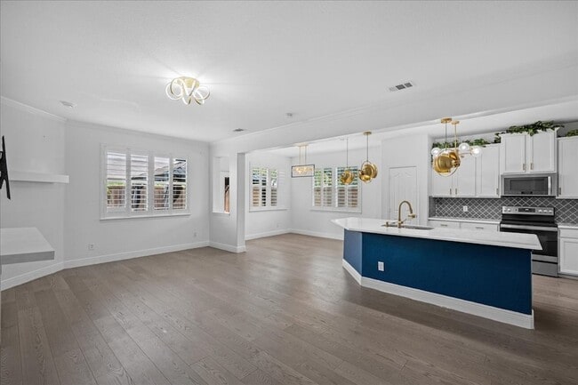 Building Photo - 1223 Mallard Creek Dr