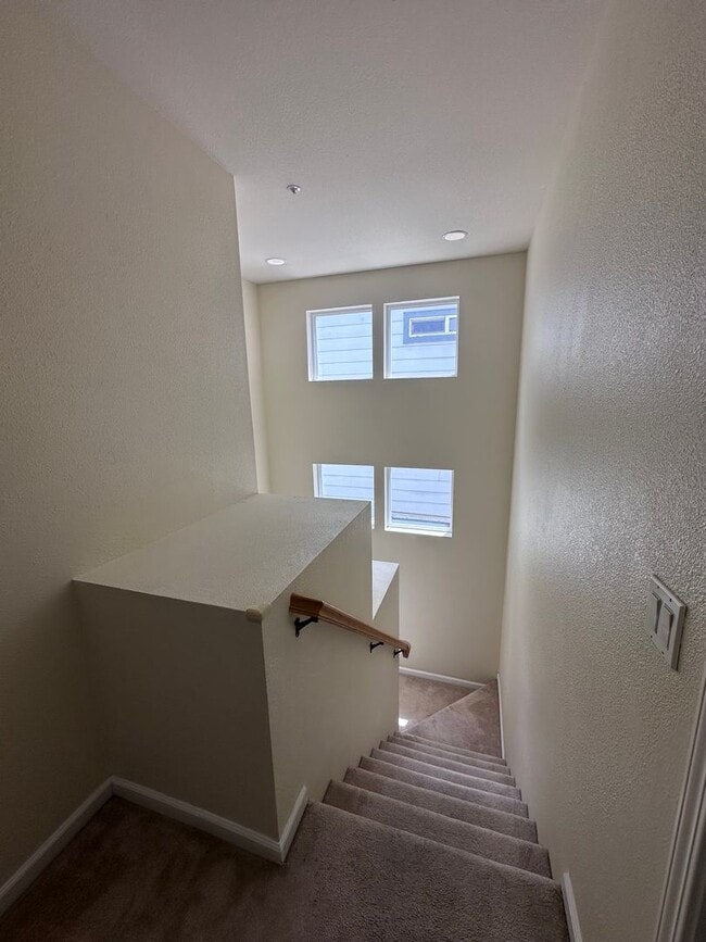 Building Photo - $5,500/month – Spacious Daly City Home for Rent