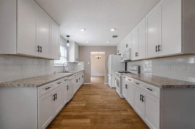 Building Photo - 16409 Port Hood Dr
