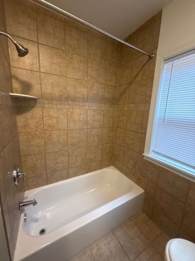 Building Photo - Charming 3-Bedroom Home Near Kenosha Dream Park