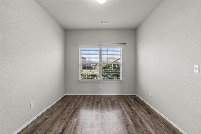 Building Photo - 2503 Hickory Wood Ave