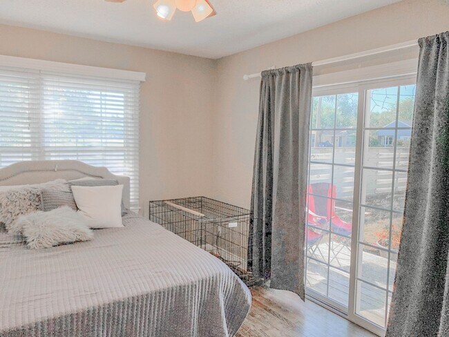 Building Photo - Pre-Leasing - 2-Bedroom Minutes from Texas...