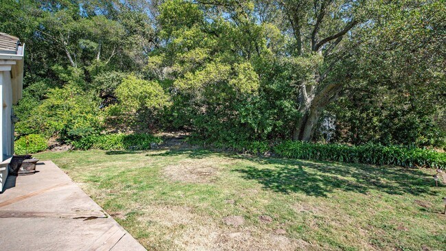 Building Photo - Hilltop Estate in Green Valley-Fully Furni...