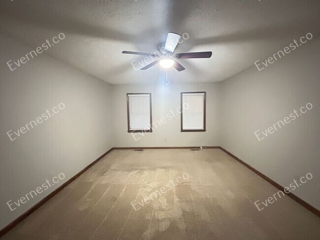 Building Photo - 170 Olde Oak Dr