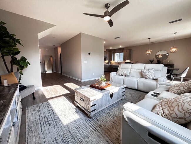 Building Photo - ? Immaculate 4 Bedroom, 3 Bath Home in Sto...