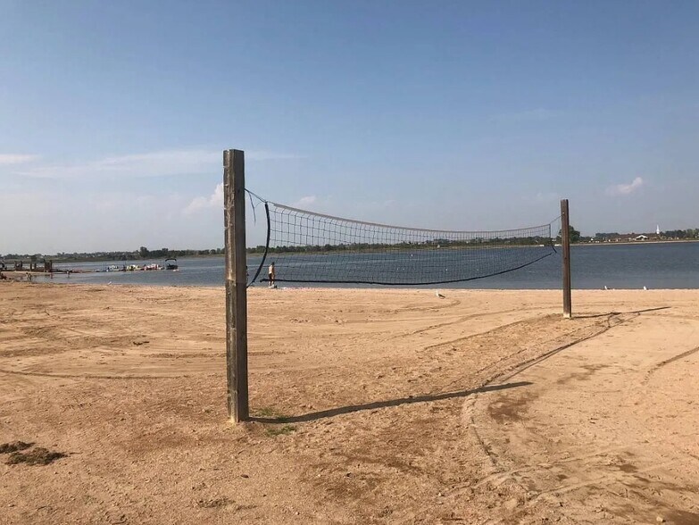 Building Photo - 620 Cedar St