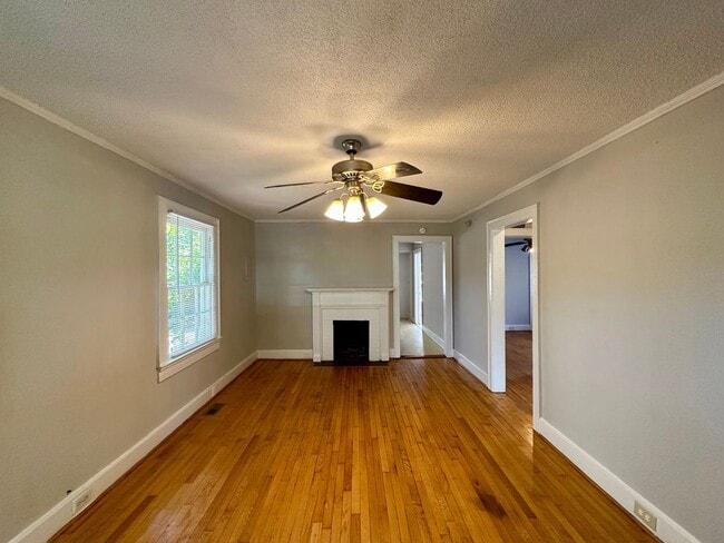 Building Photo - WILMINGTON - Sunset Park - Great location!...