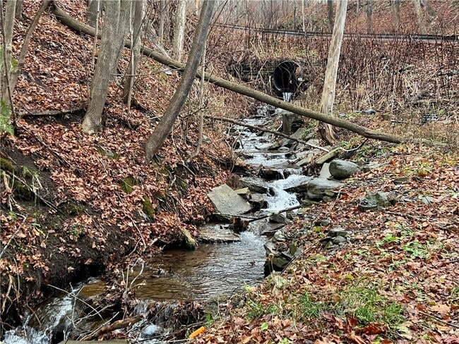 Building Photo - 101 Glen Dr