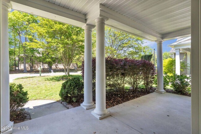 Building Photo - 3 Bed 2 Bath w/ a Bonus in Vineyard Plantation!