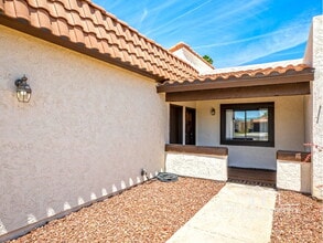 Building Photo - 3-bedroom, 2-bathroom home in Yuma Corona
