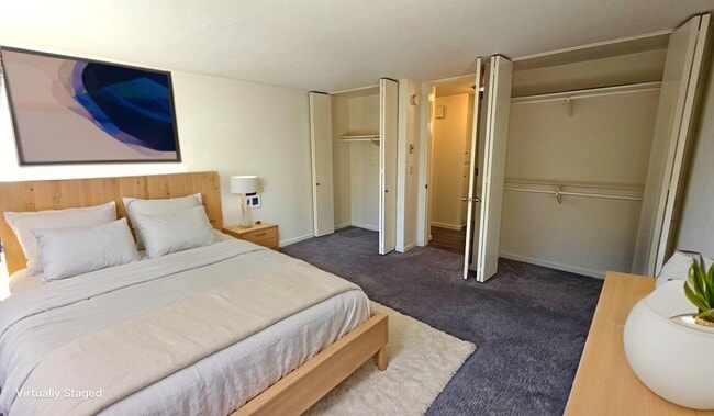 Building Photo - 6455 La Jolla Blvd