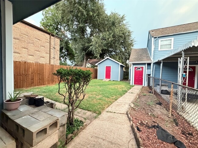 Building Photo - 5231 Leeland St