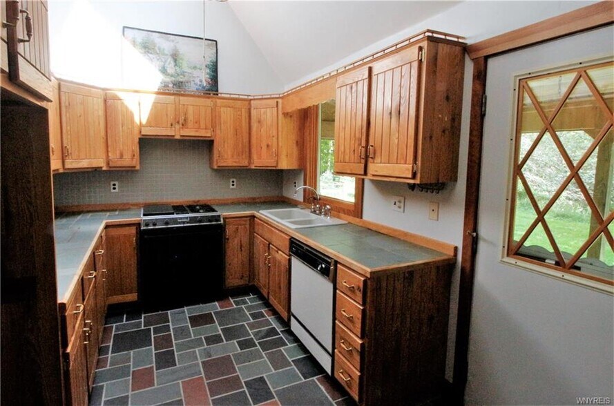 Building Photo - 7138 Kellogg Hill Rd