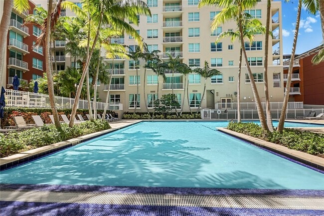 Building Photo - 2000 N Bayshore Dr