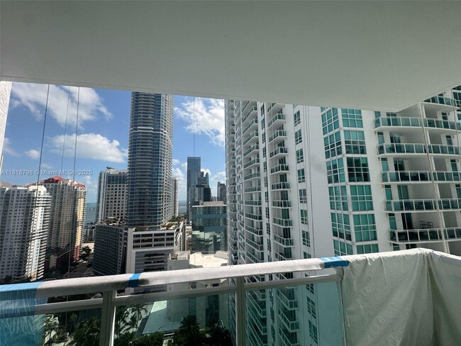 Building Photo - 950 Brickell Bay Dr