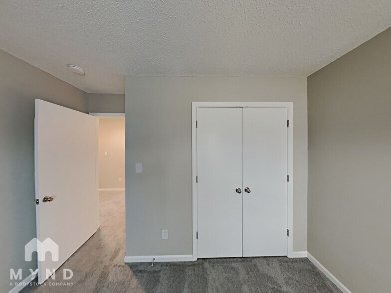 Building Photo - 11550 Stewarts Crossing Dr