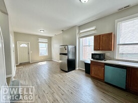 Building Photo - 2133 S Fairfield Ave