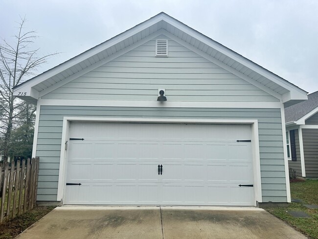 Building Photo - 1715 Brush Hill Rd