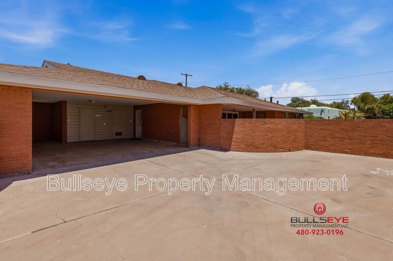 Building Photo - 1617 W Flower Cir N