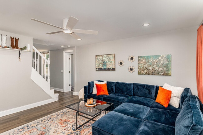 Building Photo - 8 Carneal St