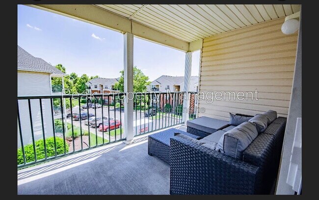 Building Photo - 820 Brassie Ln