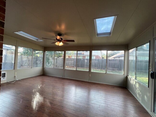 Building Photo - 9504 Castle Pines Dr