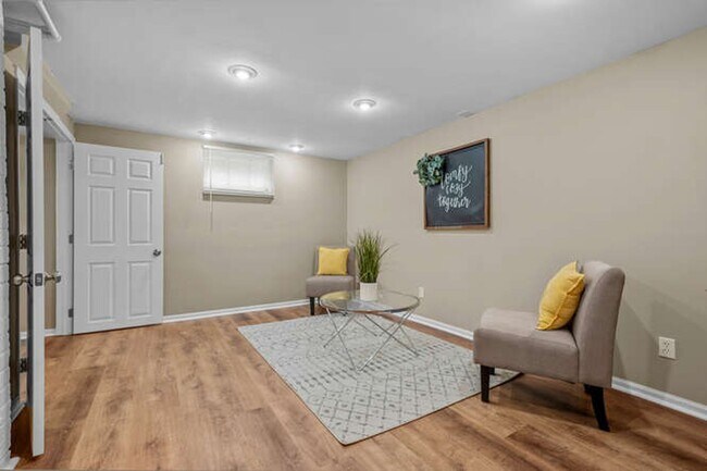 Building Photo - Updated 3-Bedroom, 2-Bath Home in the Hear...