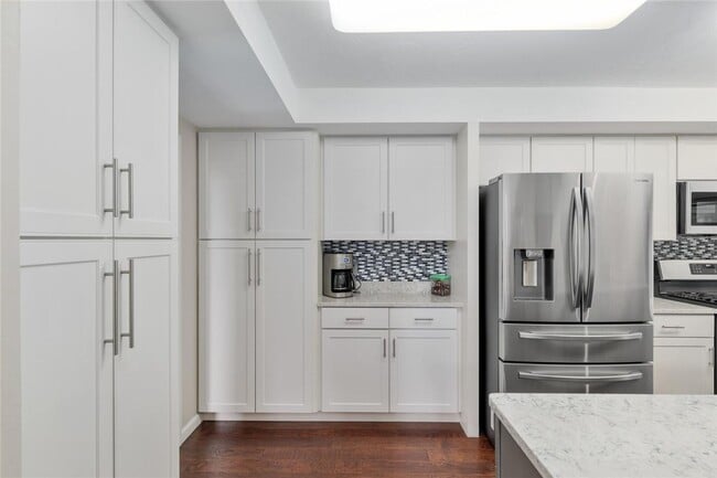 Building Photo - Beautiful Home in Landmark Woods