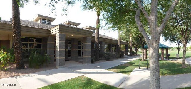 Building Photo - 1413 W Coral Reef Dr