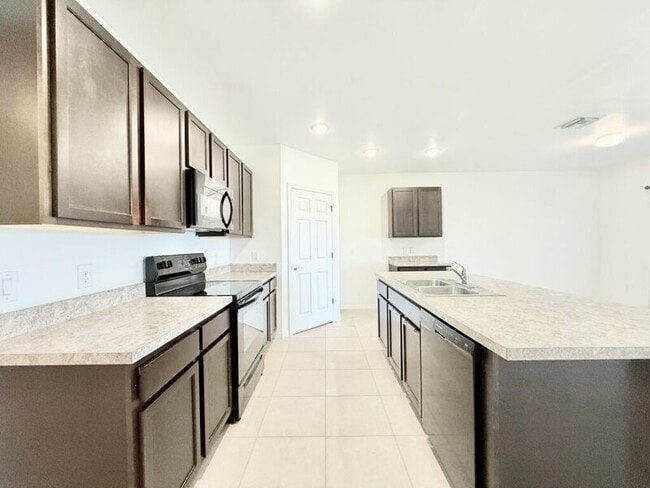 Building Photo - 3422 Cancun Ct